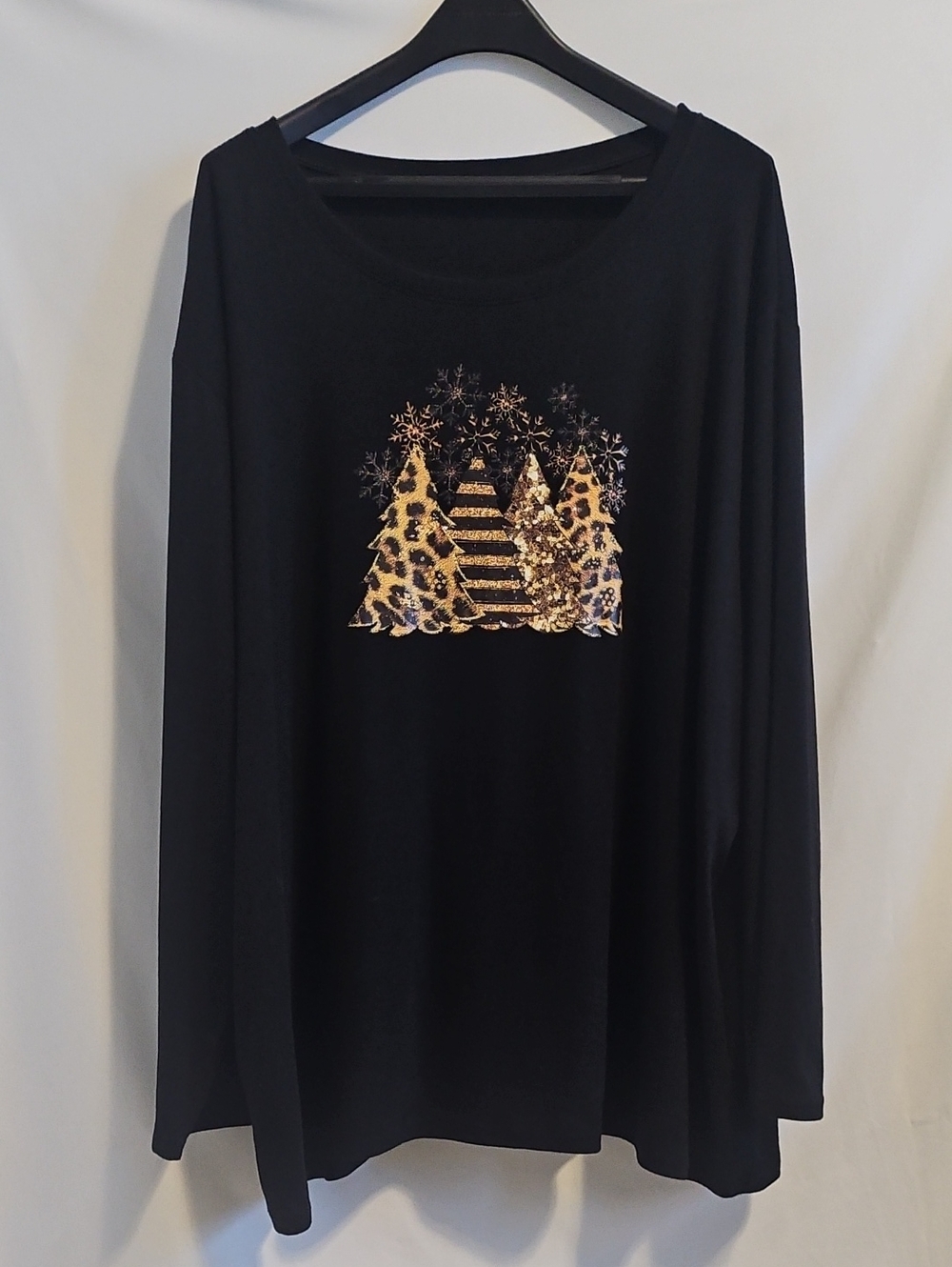 4xl Womens Black Long-Sleeve Tee with Gold Animal Print Tree Motif